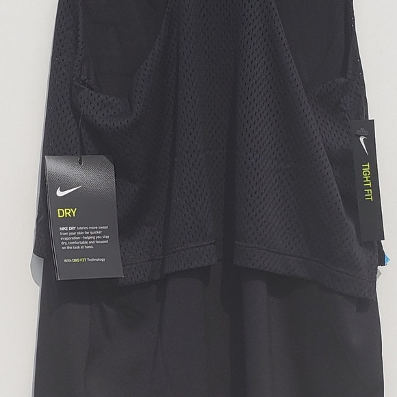 Nike Graphic Training Tank - Picture 5 of 6